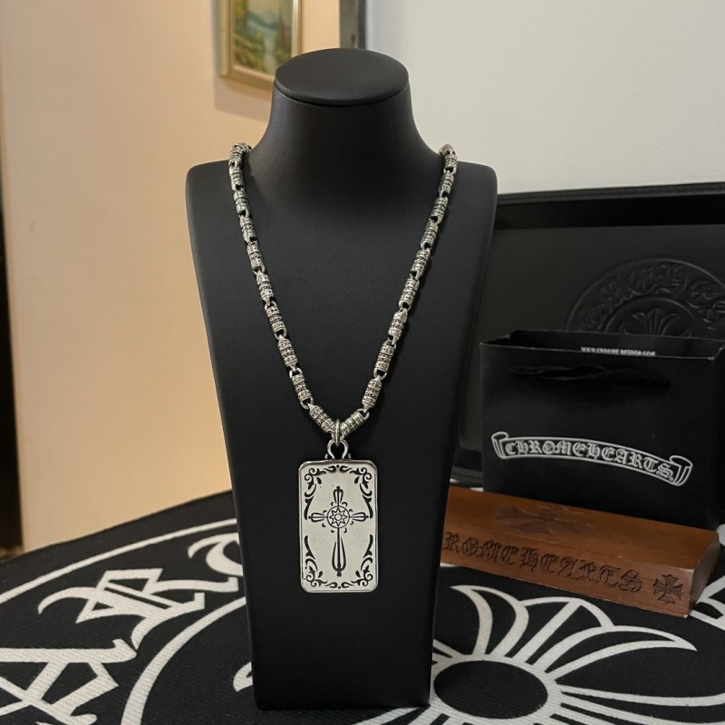 Ch*0me He**ts necklaces